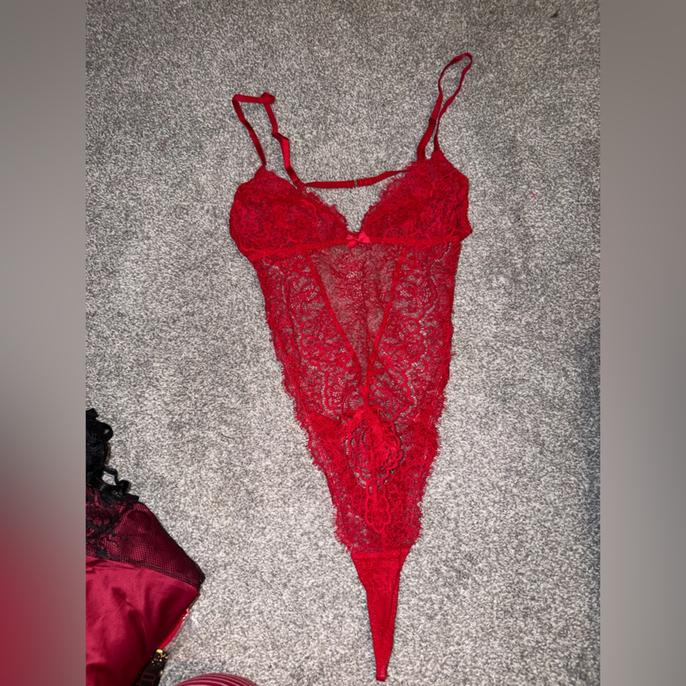 Victoria's Secret Lingerie (7 pieces)